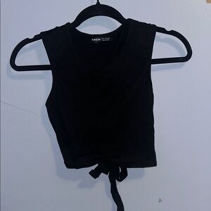 SHEIN Black Sleeveless Crop Top